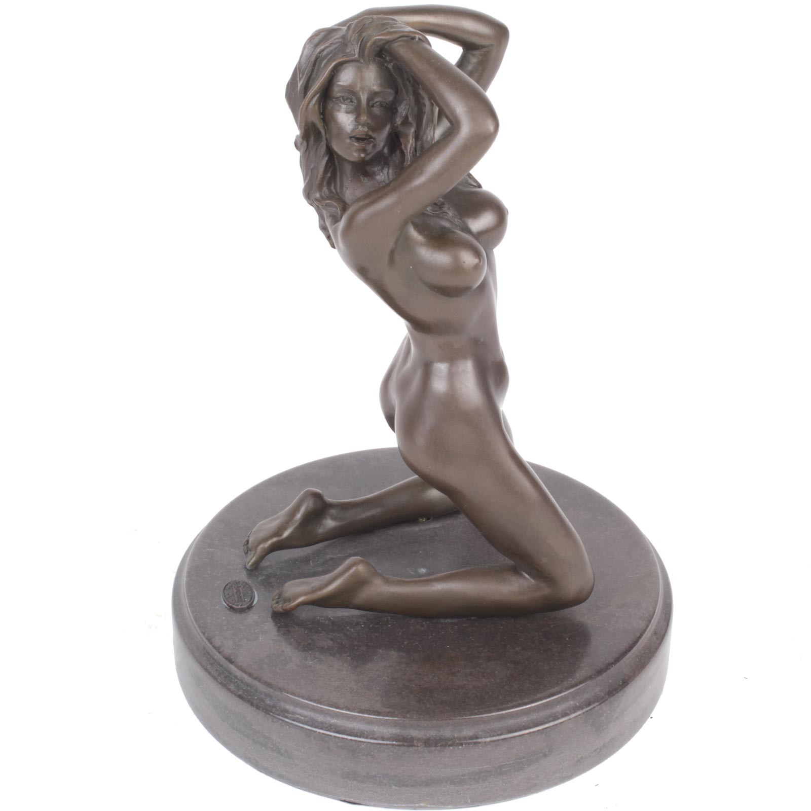 Statue érotique en bronze et marbre femme nue main dans les cheveux...