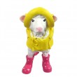 Statue en résine mouton avec vêtements de pluie et bottes fuchsia 72 cm